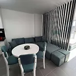 Joanon's Landscape View Apartamento Golem (Tirana)