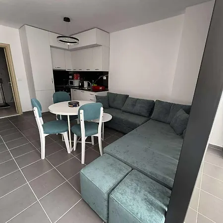 Joanon's Landscape View Apartmán Golem (Tirana)