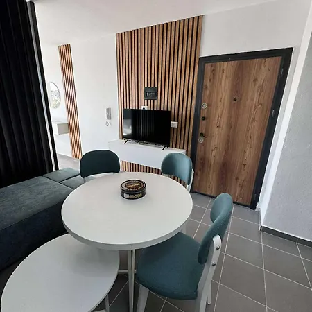 Joanon's Landscape View Апартаменты Голем