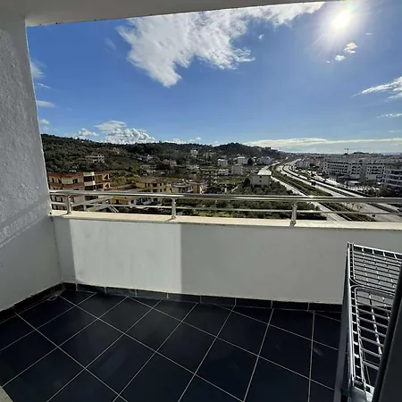 Joanon's Landscape View Apartment
